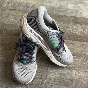 Brooks Gray and Green Women's Sneakers